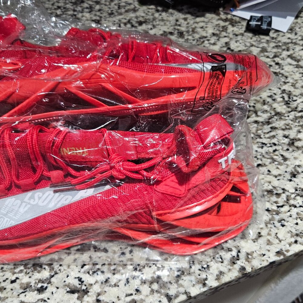 10.5 Size Red Trend Shoe - Picture 4 of 4